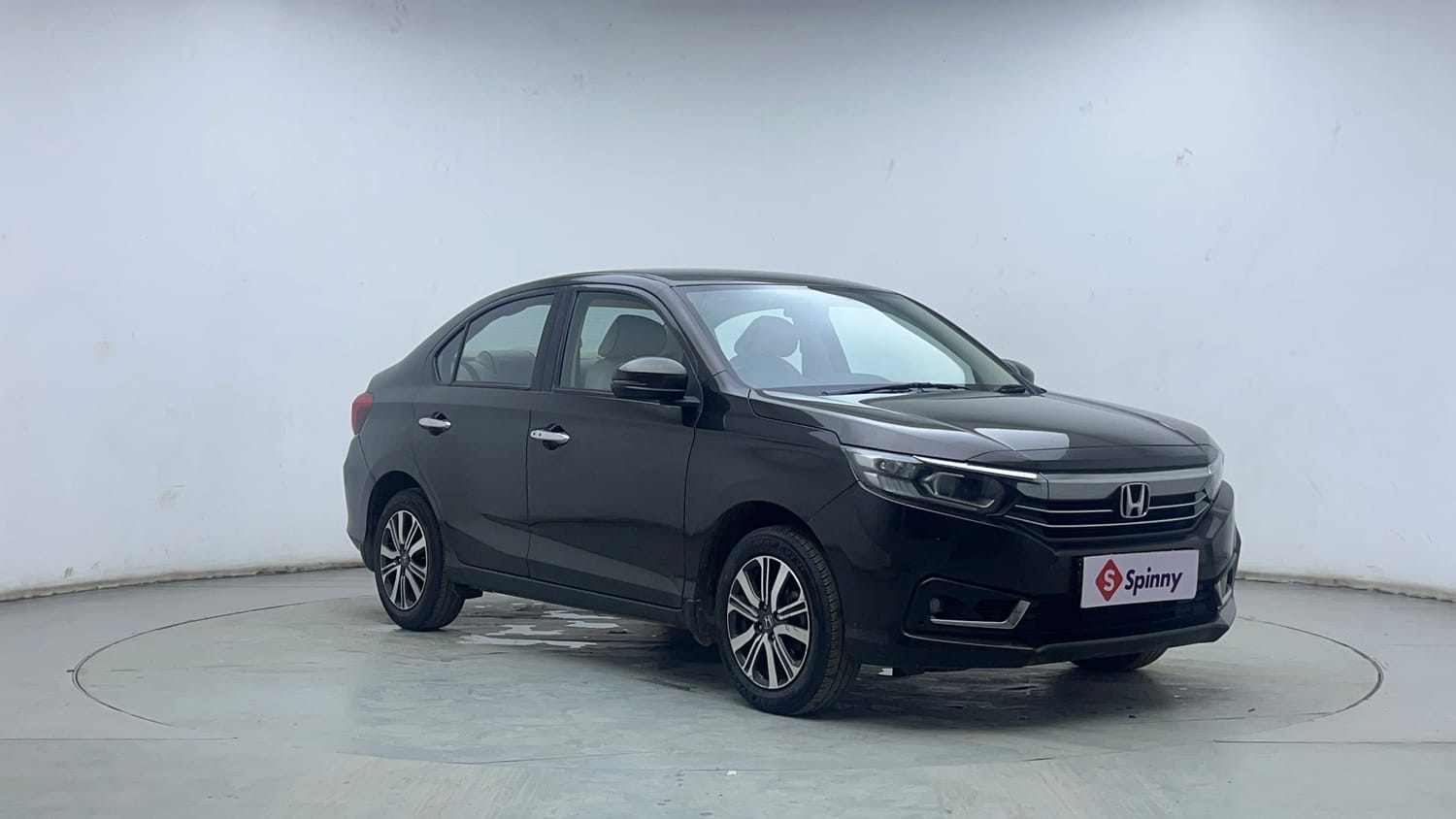 Used 2023 Honda Amaze VX MT 1.2 Petrol Petrol Manual exterior RIGHT FRONT CORNER VIEW
