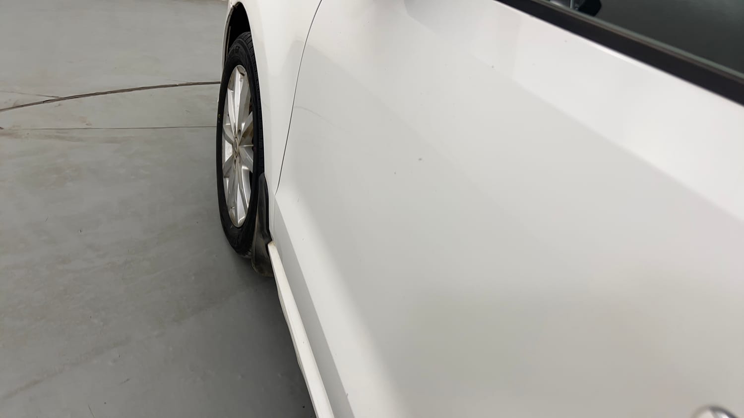 Used 2019 Volkswagen Ameo Highline Plus 1.5L AT (D)16 Alloy Diesel Automatic dents MINOR SCRATCH