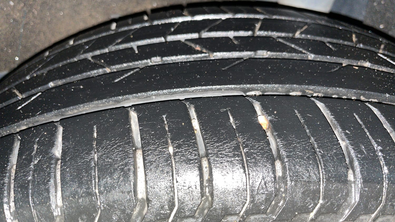 Used 2017 Maruti Suzuki Baleno Alpha 1.2 Petrol Manual tyres LEFT REAR TYRE TREAD VIEW