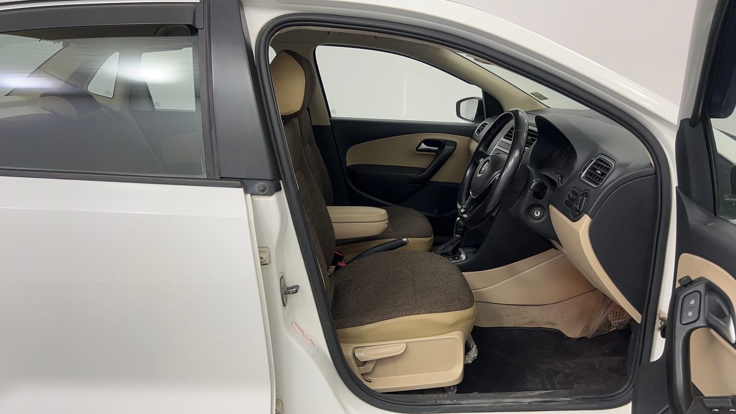 Used 2019 Volkswagen Ameo Highline Plus 1.5L AT (D)16 Alloy Diesel Automatic interior RIGHT SIDE FRONT DOOR CABIN VIEW