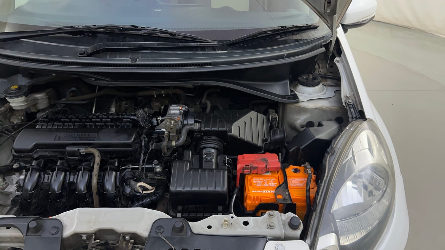 Used 2016 Honda Amaze 1.2 S i-VTEC Petrol Manual engine ENGINE LEFT SIDE HINGE & APRON VIEW