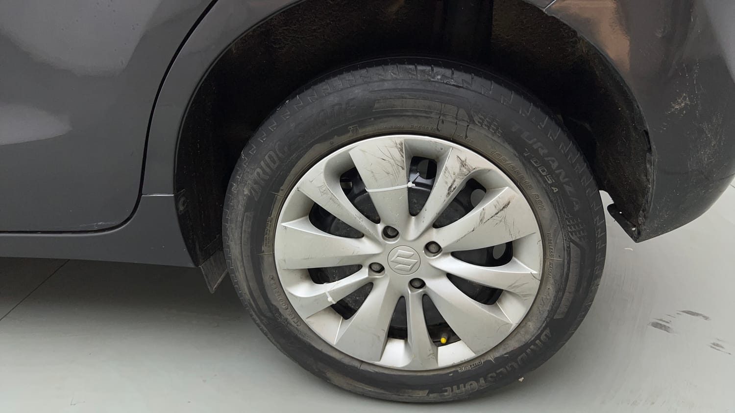 Used 2017 Maruti Suzuki Baleno Delta 1.2 Petrol Manual tyres LEFT REAR TYRE RIM VIEW