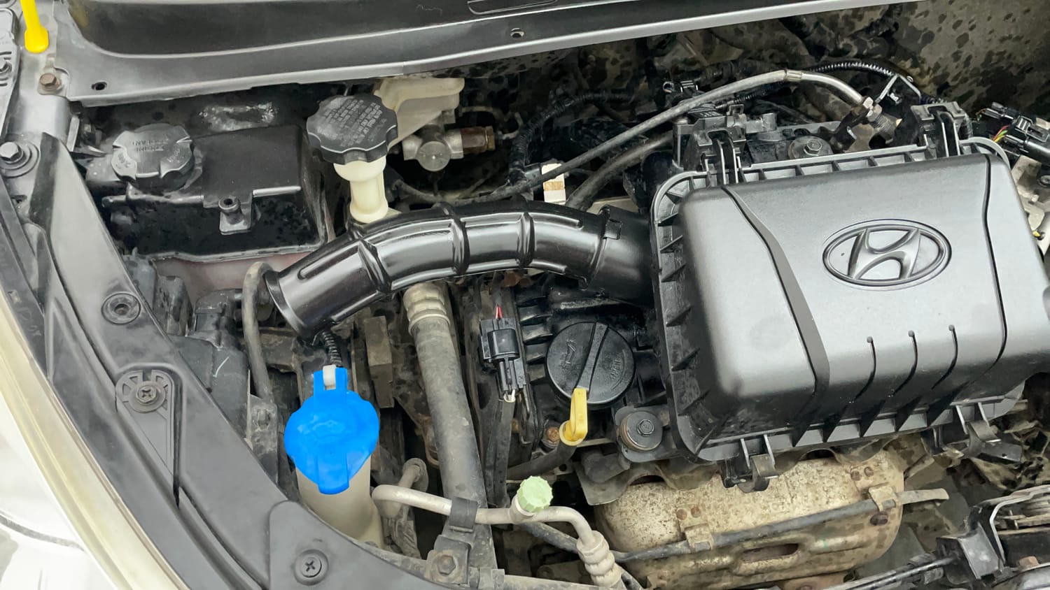 Used 2014 Hyundai i10 Sportz 1.1 iRDE2 Petrol Manual engine ENGINE RIGHT SIDE VIEW