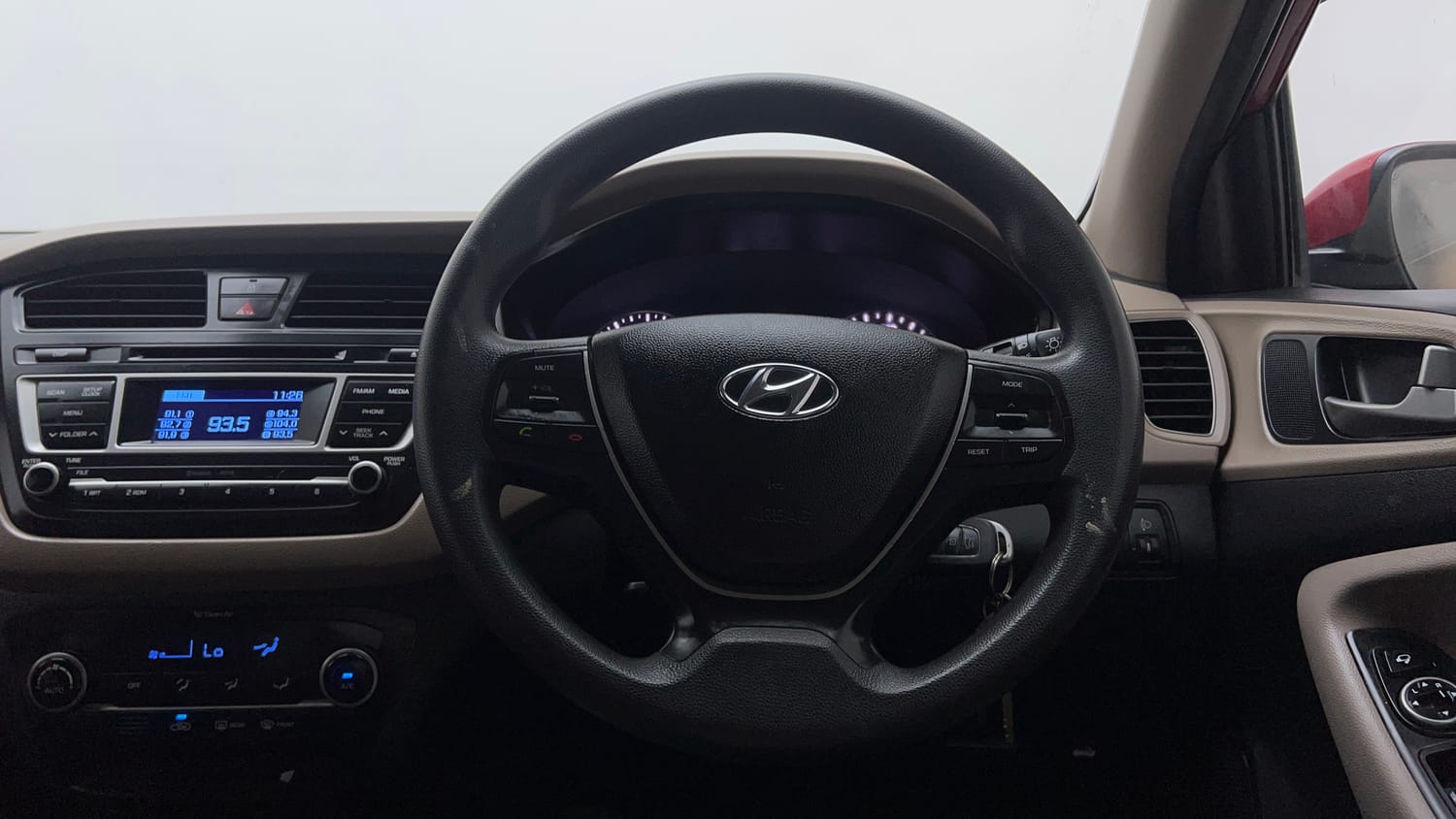 Used 2015 Hyundai Elite i20 Sportz 1.2 Petrol Manual interior STEERING VIEW