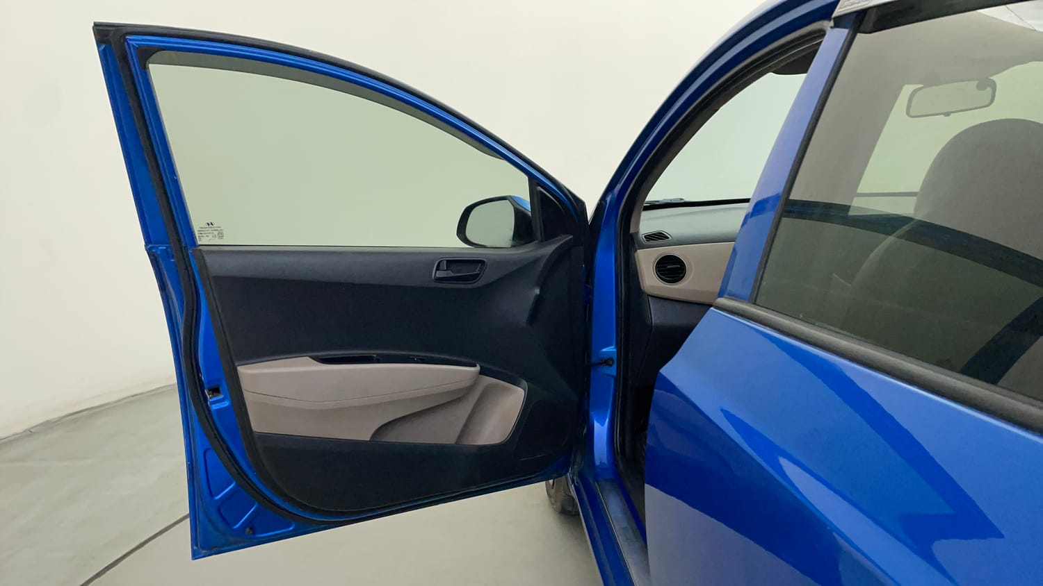 Used 2018 Hyundai Grand i10 Magna 1.2 Kappa VTVT Petrol Manual interior RIGHT REAR DOOR OPEN VIEW