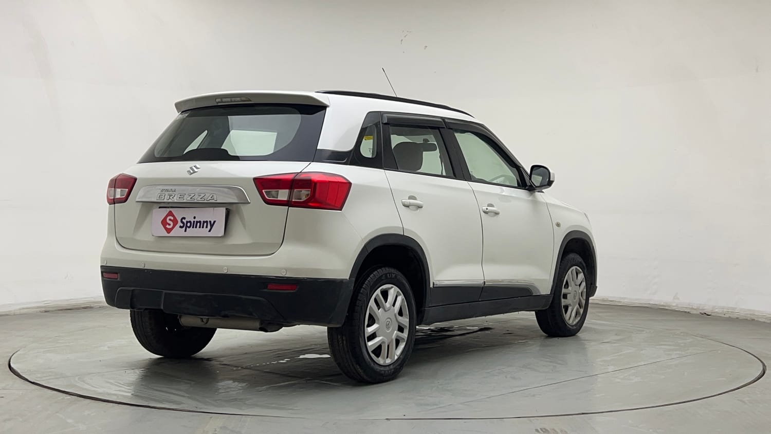 Used 2018 maruti-suzuki Vitara Brezza VDi AGS Diesel Automatic exterior RIGHT REAR CORNER VIEW