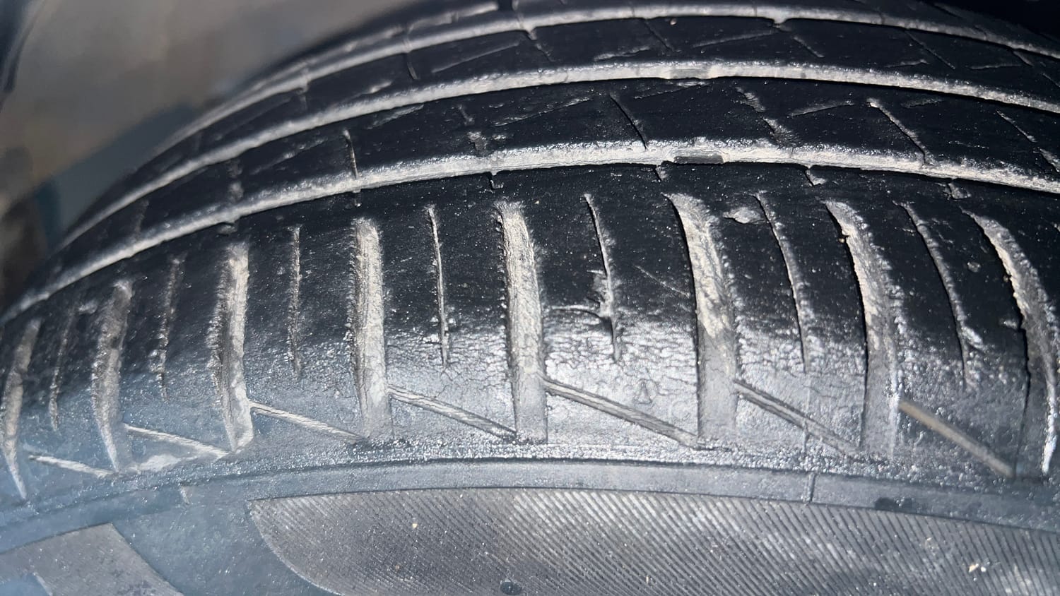 Used 2020 Hyundai Grand i10 Nios Sportz AMT 1.2 Kappa VTVT Petrol Automatic tyres RIGHT FRONT TYRE TREAD VIEW