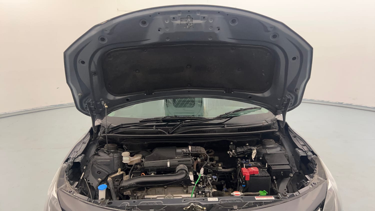 Used 2022 Maruti Suzuki Baleno Delta MT Petrol Manual engine ENGINE & BONNET OPEN FRONT VIEW