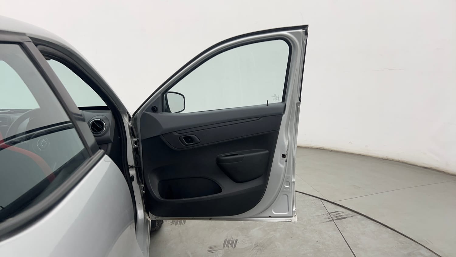 Used 2021 Renault Kwid RXT 1.0 AMT Opt Petrol Automatic interior RIGHT FRONT DOOR OPEN VIEW