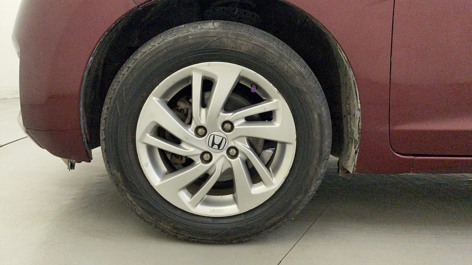 Used 2018 Honda Jazz V AT Petrol Petrol Automatic tyres LEFT FRONT TYRE RIM VIEW