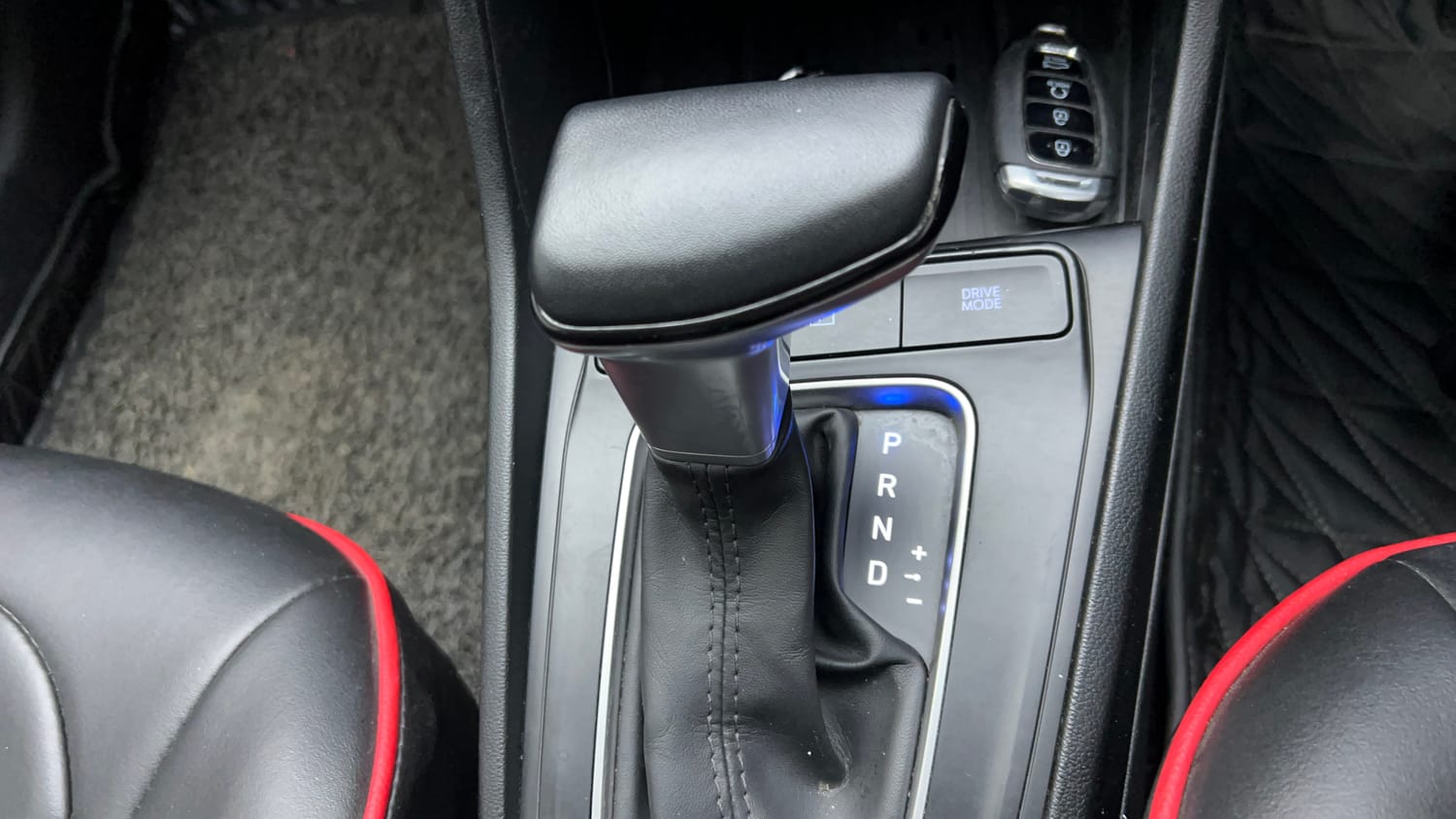 Used 2025 Hyundai Verna SX 1.5 Petrol IVT Petrol Automatic interior GEAR  KNOB VIEW