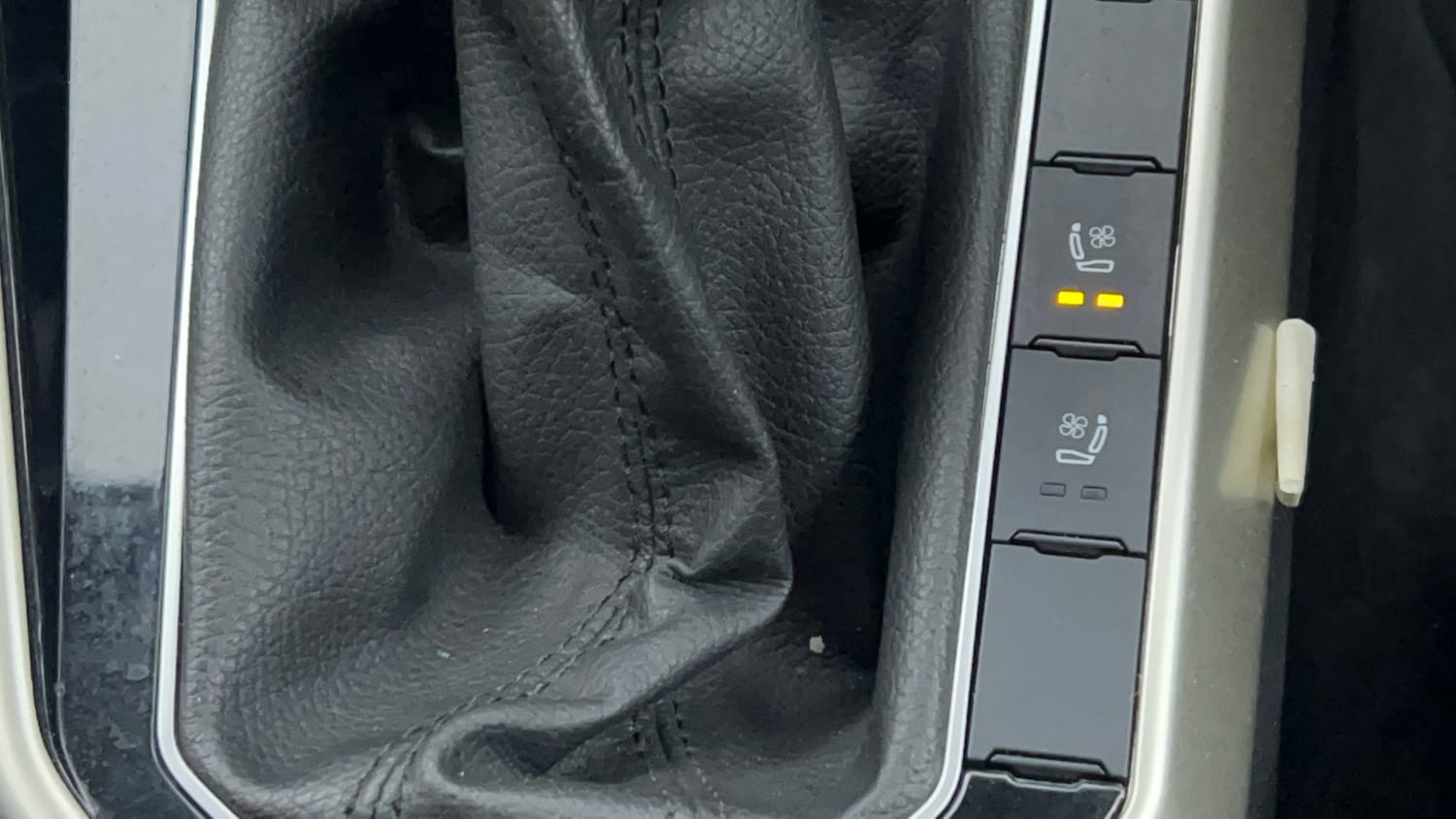 Used 2024 Volkswagen Virtus Topline 1.0 TSI AT Petrol Automatic top_features Ventilated seats