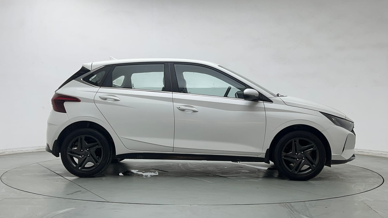 Used 2023 Hyundai i20 Sportz 1.2 IVT Petrol Automatic exterior RIGHT SIDE VIEW