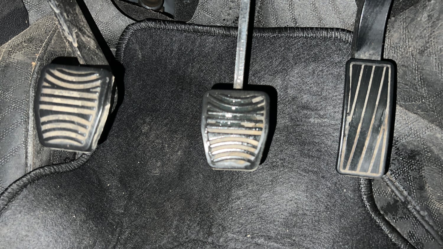 Used 2023 Mahindra XUV700 AX 3 Diesel MT 7 STR Diesel Manual interior PEDALS VIEW