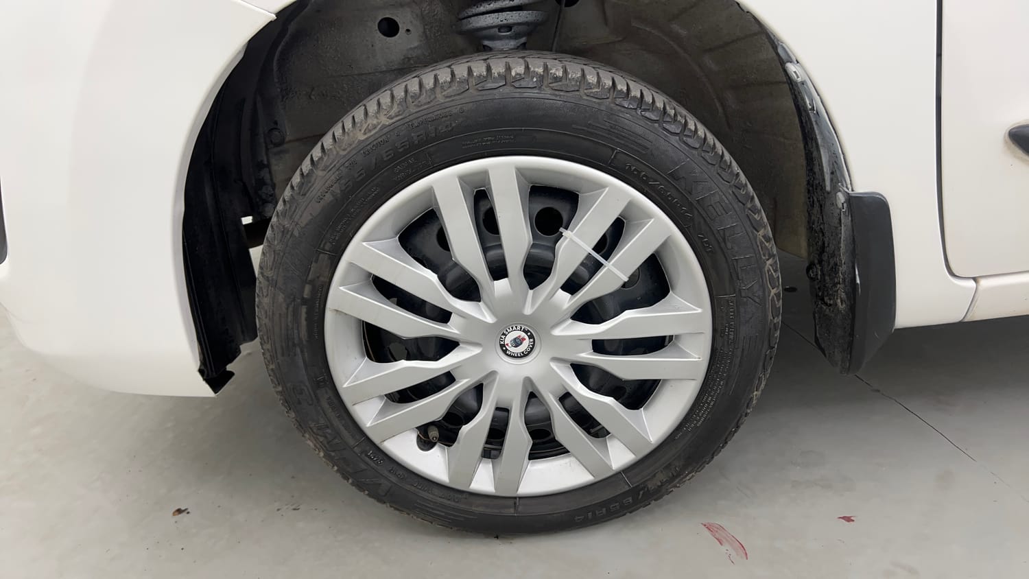 Used 2017 Maruti Suzuki Wagon R 1.0 VXI AMT Petrol Automatic tyres LEFT FRONT TYRE RIM VIEW