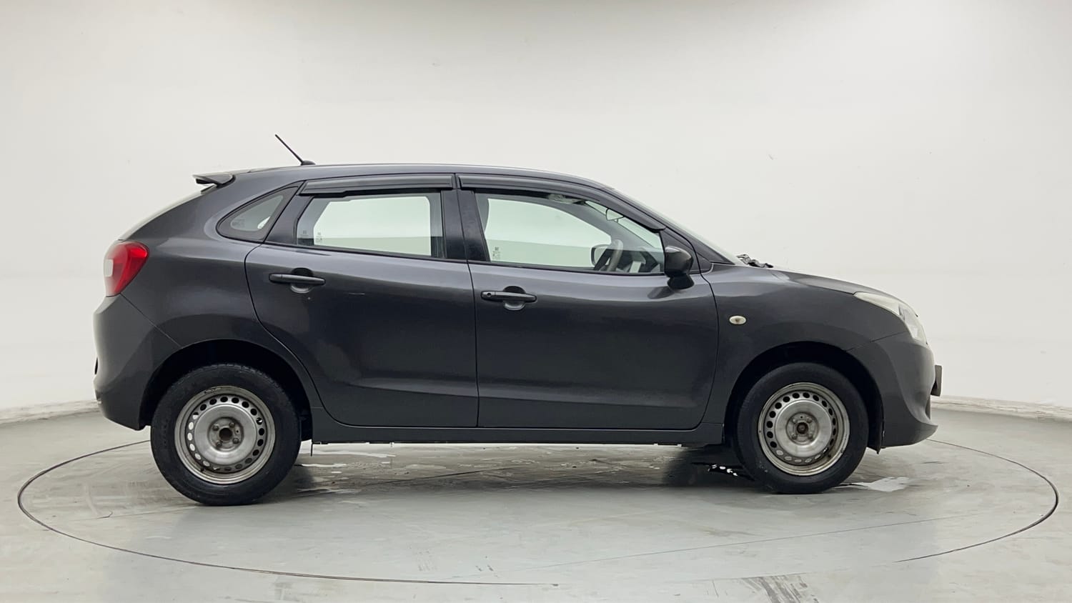 Used 2017 Maruti Suzuki Baleno Sigma 1.2 Petrol Manual exterior RIGHT SIDE VIEW