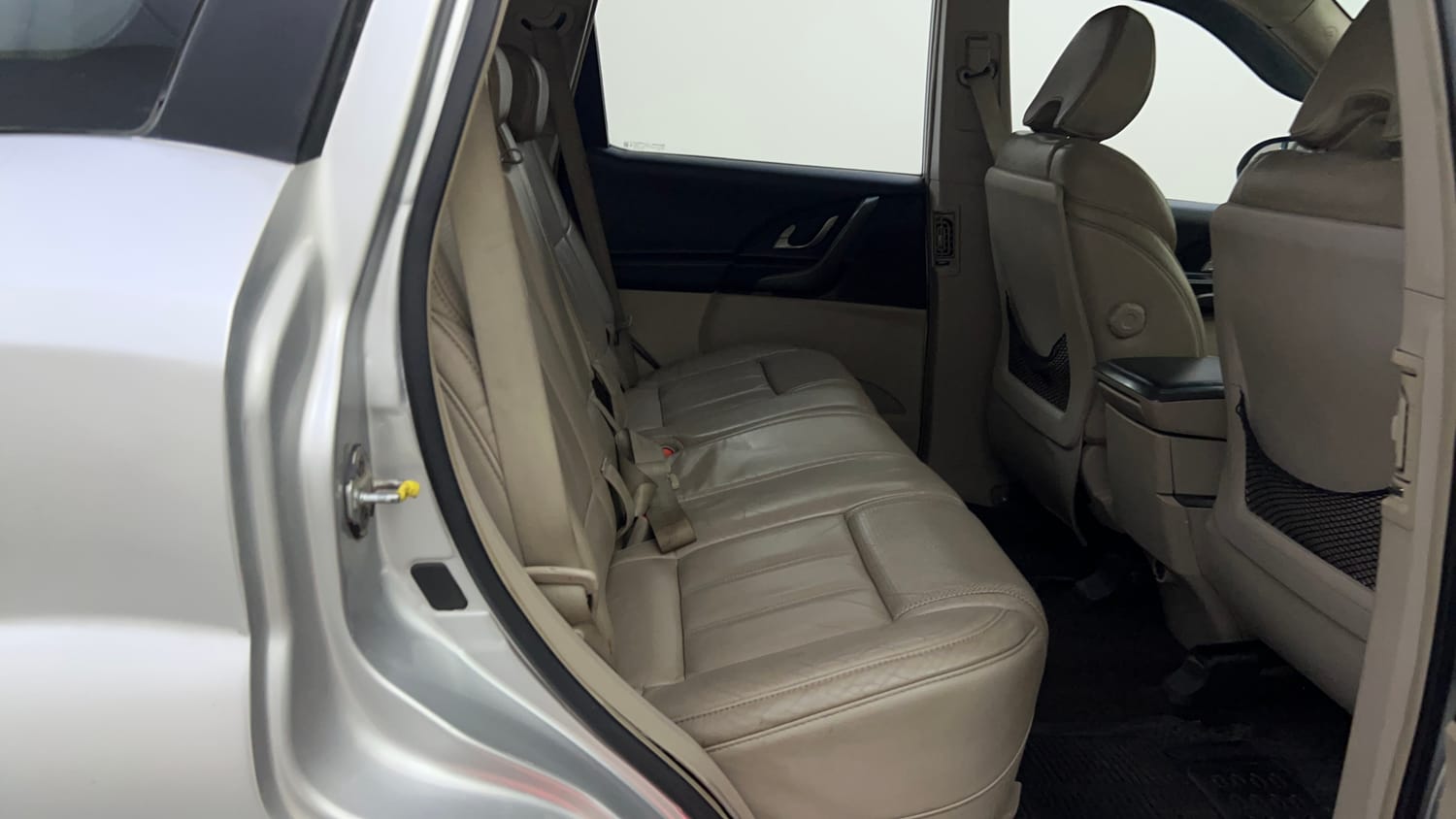 Used 2016 Mahindra XUV500 W10 AT Diesel Automatic interior RIGHT SIDE REAR DOOR CABIN VIEW