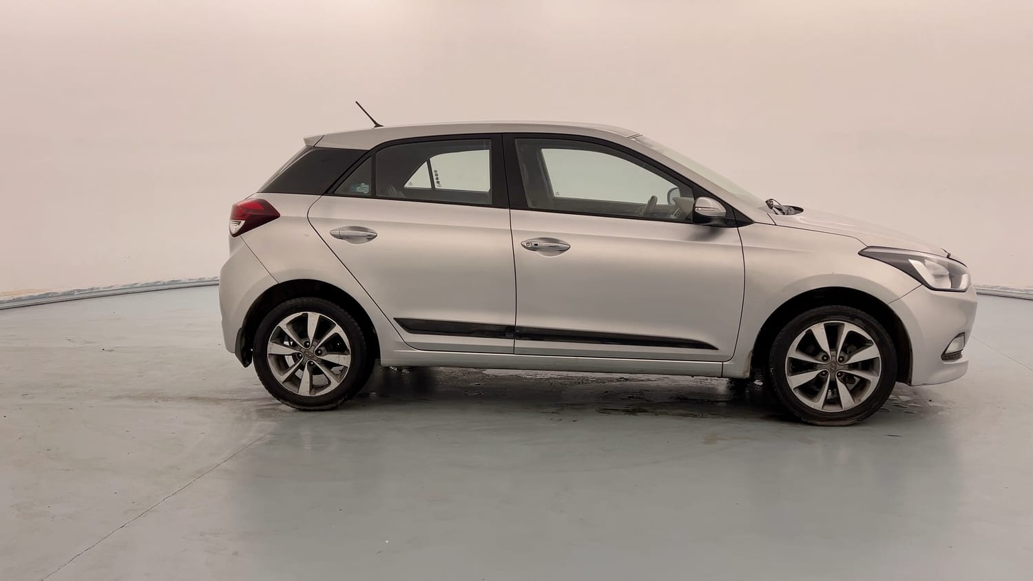 Used 2014 Hyundai Elite i20 Sportz 1.2 Petrol Manual exterior RIGHT SIDE VIEW