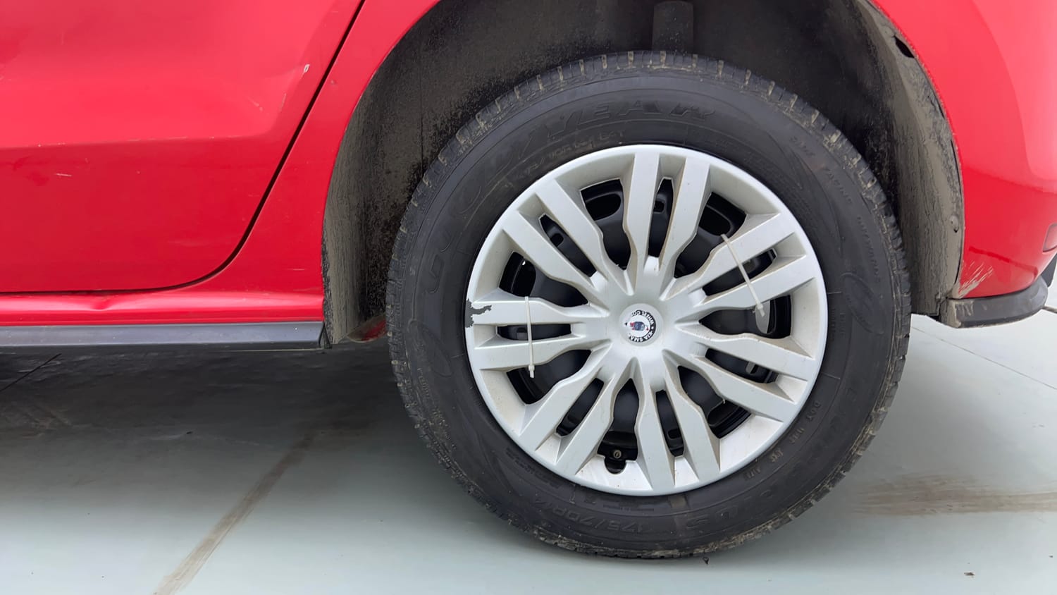 Used 2021 Volkswagen Polo Trendline 1.0L MPI Petrol Manual tyres LEFT REAR TYRE RIM VIEW