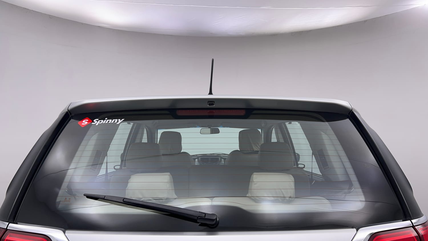 Used 2017 Tata Hexa XM 4x2 7 STR Diesel Manual exterior BACK WINDSHIELD VIEW