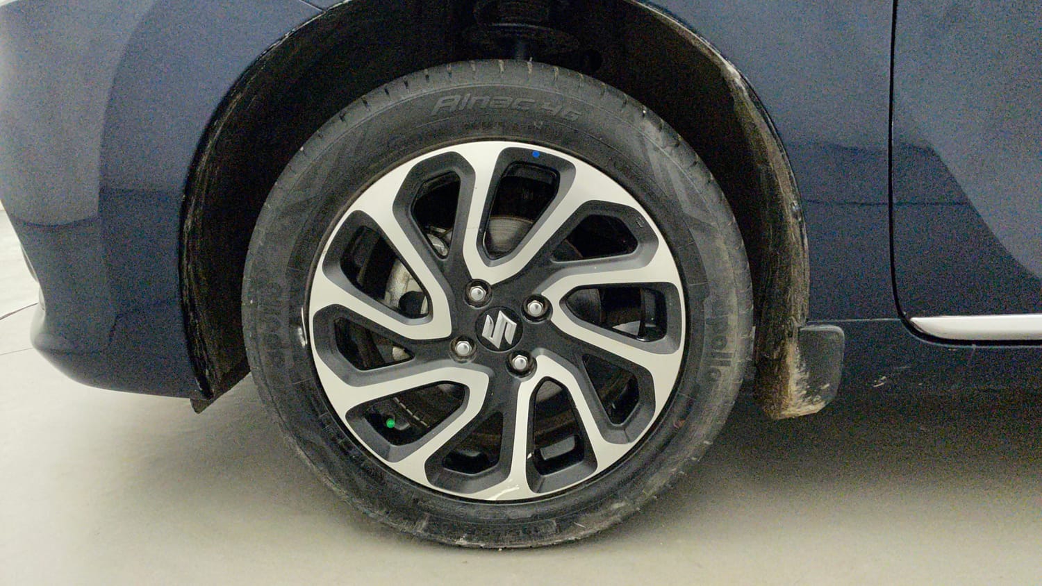 Used 2022 Maruti Suzuki Baleno Alpha AGS Petrol Automatic tyres LEFT FRONT TYRE RIM VIEW