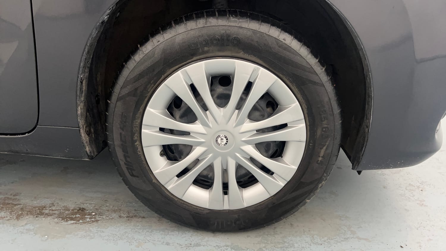 Used 2022 Maruti Suzuki Baleno Delta MT Petrol Manual tyres RIGHT FRONT TYRE RIM VIEW