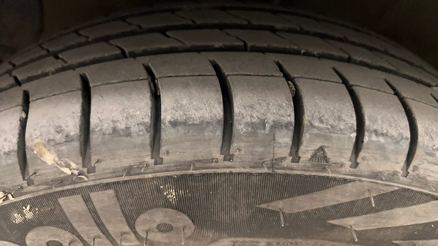 Used 2018 Hyundai Grand i10 Sportz AT 1.2 Kappa VTVT Petrol Automatic tyres LEFT FRONT TYRE TREAD VIEW