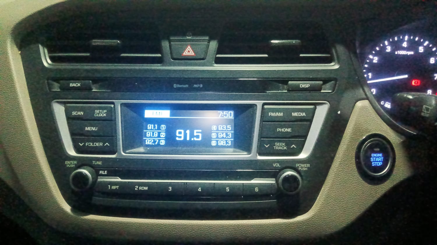 Used 2016 Hyundai Elite i20 Asta 1.2 Petrol Manual top_features Integrated (in-dash) music system