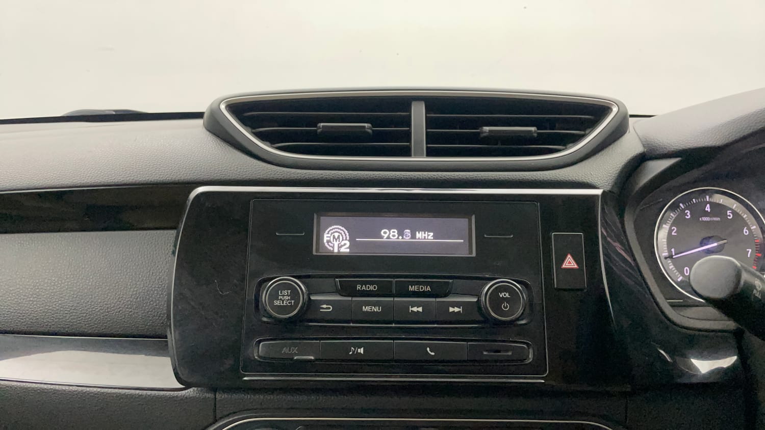 Used 2018 Honda Amaze 1.2 V MT Petrol Petrol Manual interior MUSIC SYSTEM & AC CONTROL VIEW