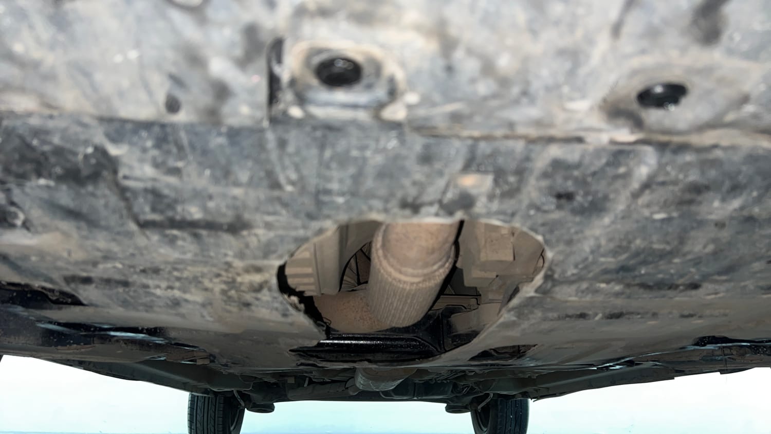 Used 2022 Mahindra XUV 300 W6 1.2 Petrol Petrol Manual extra FRONT LEFT UNDERBODY VIEW