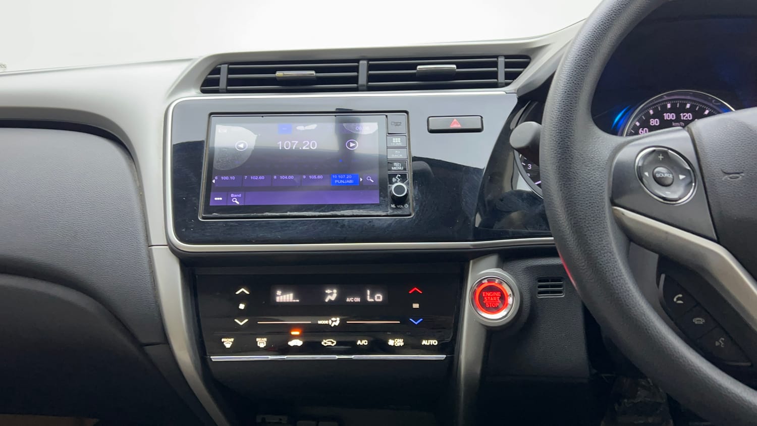 Used 2019 Honda City V Petrol Petrol Manual interior MUSIC SYSTEM & AC CONTROL VIEW