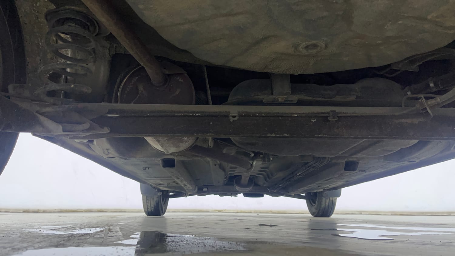 Used 2017 Renault Kwid 1.0 RXT AMT Petrol Automatic extra REAR UNDERBODY VIEW (TAKEN FROM REAR)