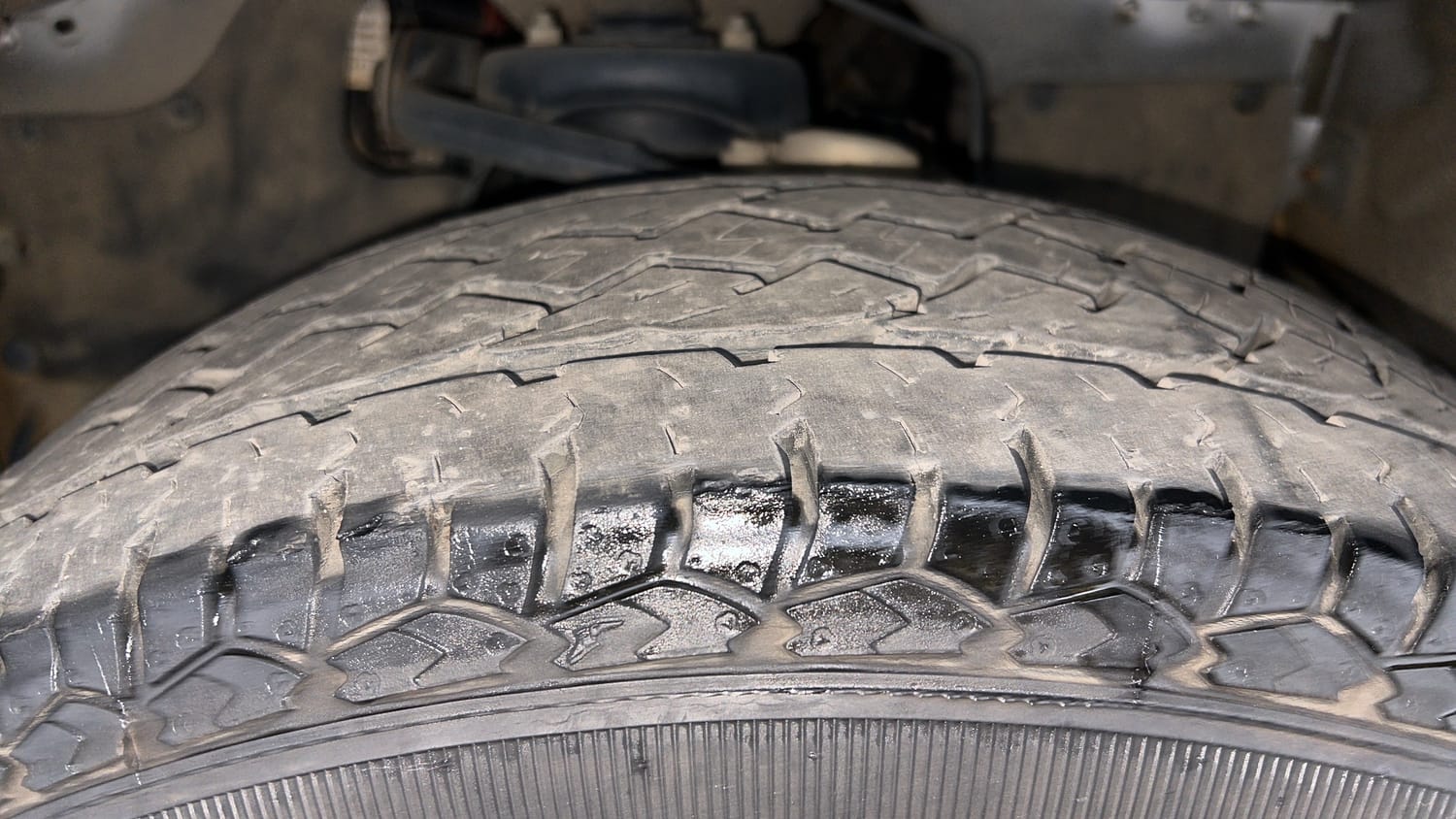Used 2017 Tata Hexa XM 4x2 7 STR Diesel Manual tyres LEFT FRONT TYRE TREAD VIEW