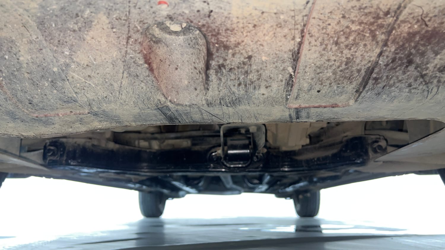 Used 2015 Hyundai Elite i20 Sportz 1.2 Petrol Manual extra FRONT LEFT UNDERBODY VIEW