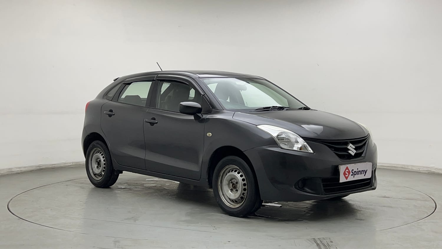 Used 2017 Maruti Suzuki Baleno Sigma 1.2 Petrol Manual exterior RIGHT FRONT CORNER VIEW