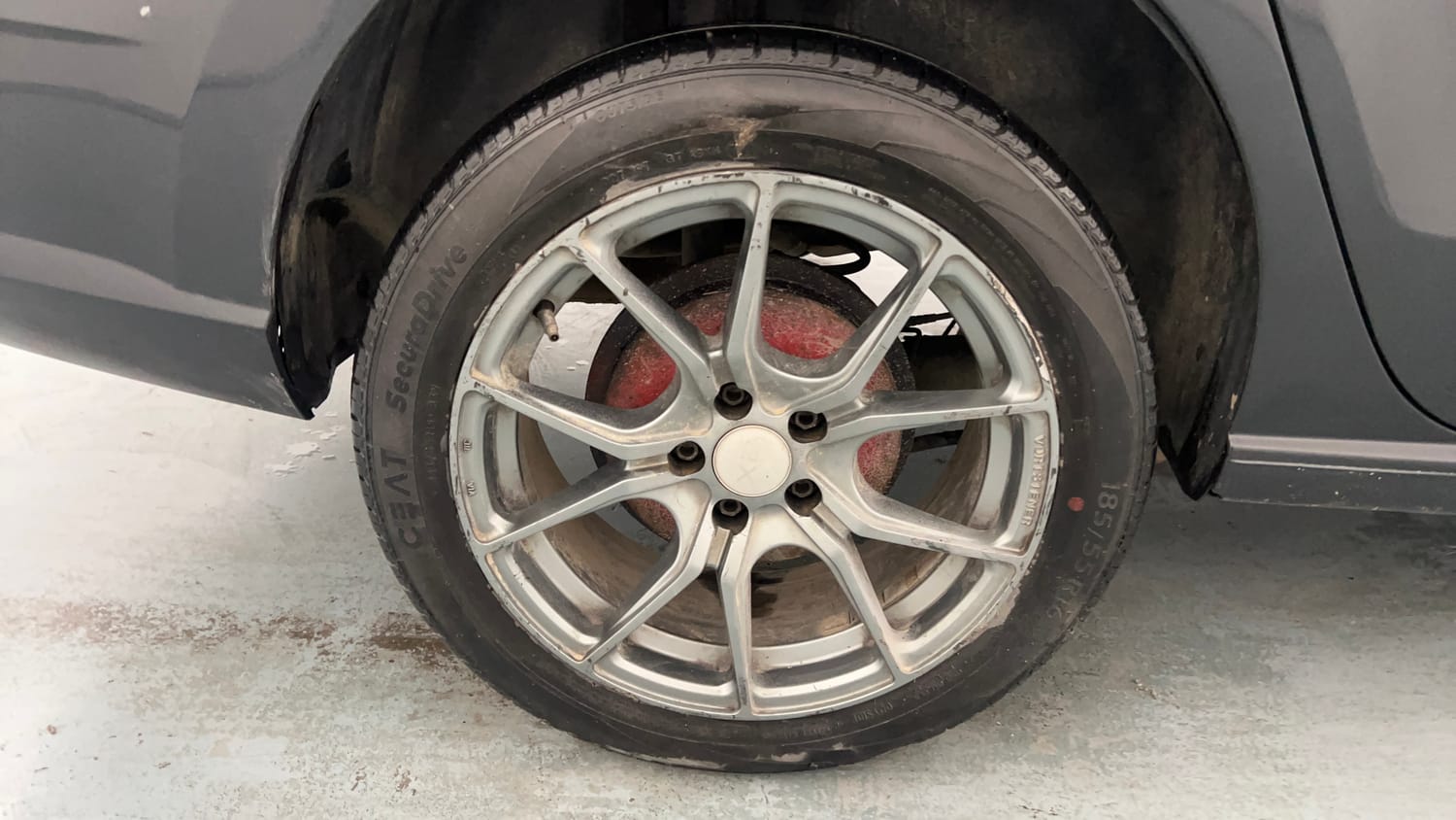 Used 2017 Skoda Rapid Ambition 1.5 TDI Diesel Manual tyres RIGHT REAR TYRE RIM VIEW