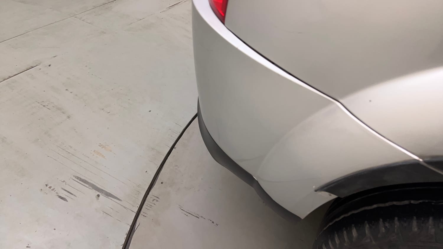 Used 2016 Mahindra XUV500 W10 AT Diesel Automatic dents MINOR SCRATCH