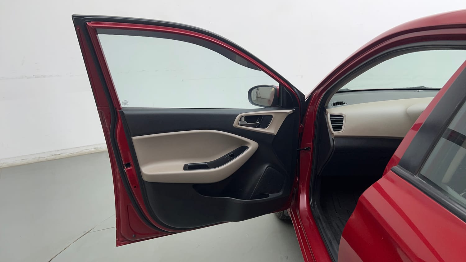 Used 2015 Hyundai Elite i20 Sportz 1.2 Petrol Manual interior LEFT FRONT DOOR OPEN VIEW