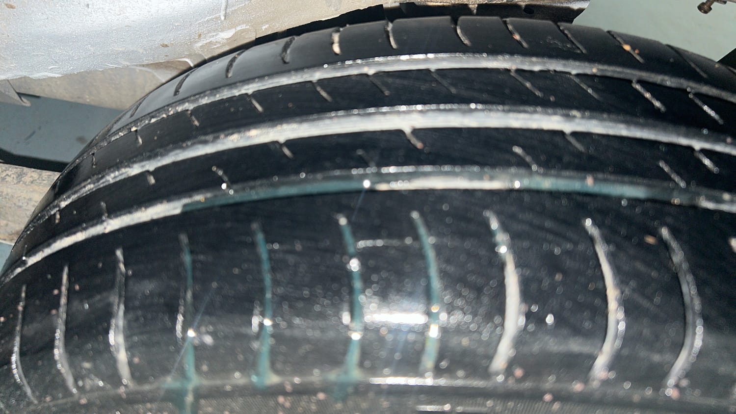 Used 2015 Maruti Suzuki Wagon R VXI Petrol Manual tyres LEFT REAR TYRE TREAD VIEW