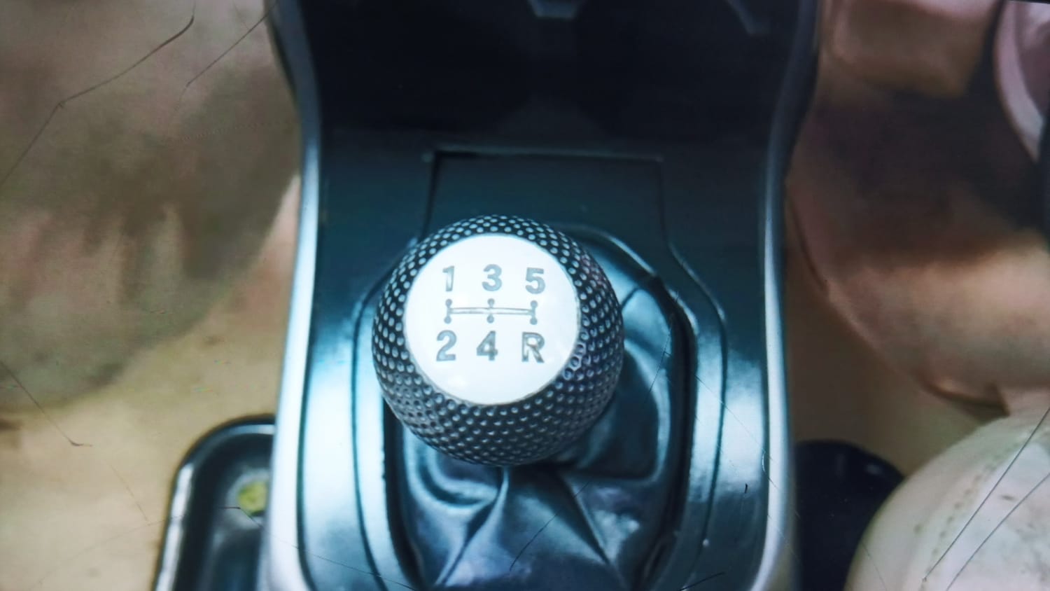 Used 2015 Honda City V Petrol Manual interior GEAR  KNOB VIEW