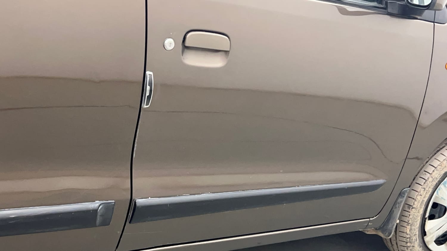 Used 2017 Maruti Suzuki Wagon R VXI Petrol Manual dents MINOR SCRATCH