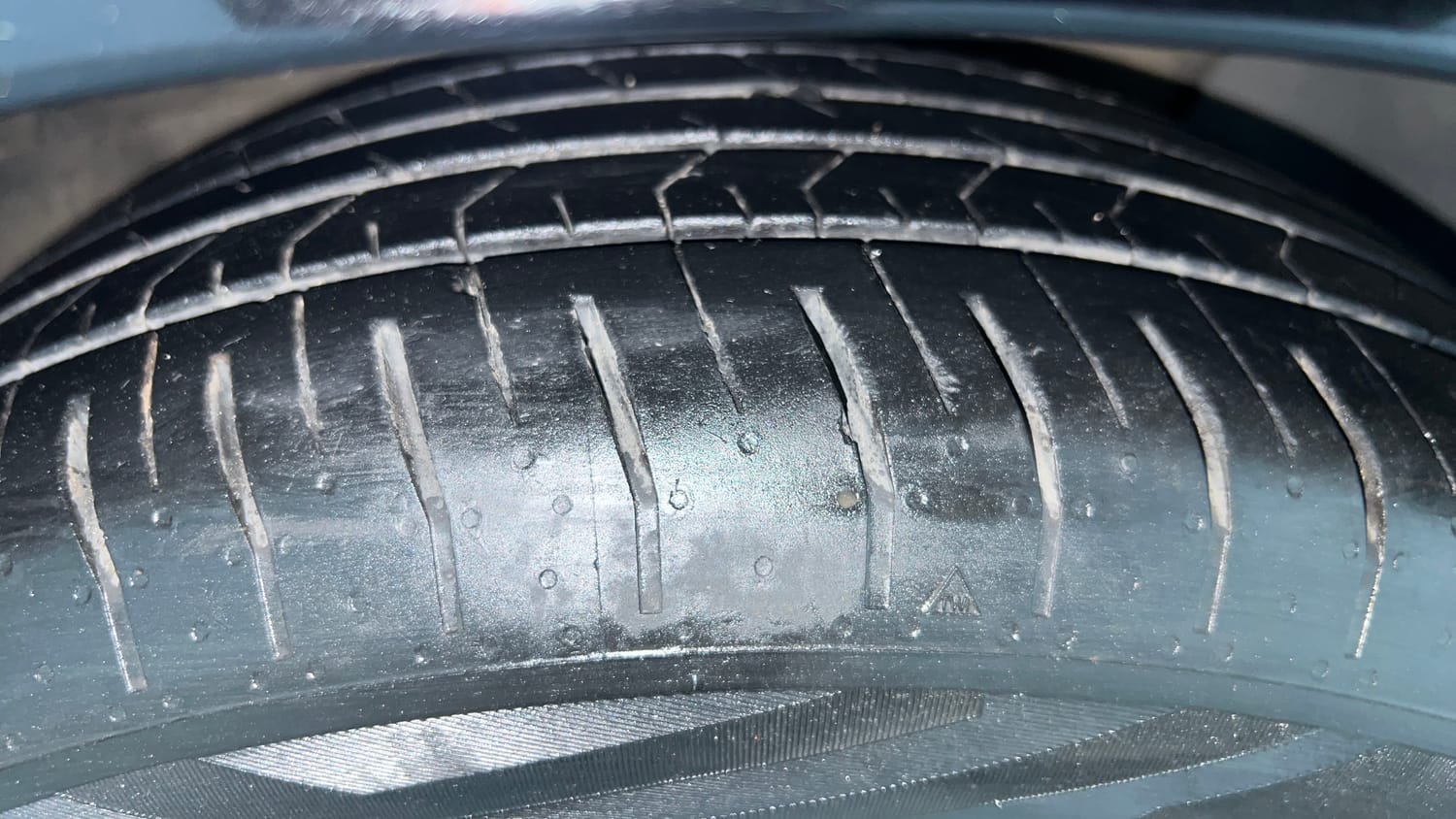 Used 2025 Hyundai Verna SX 1.5 Petrol IVT Petrol Automatic tyres RIGHT FRONT TYRE TREAD VIEW