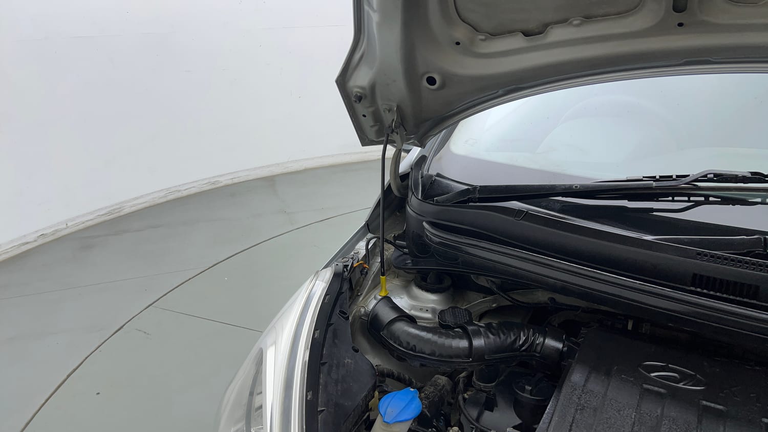 Used 2019 Hyundai Grand i10 Magna 1.2 Kappa VTVT CNG (outside fitted) Cng Manual engine ENGINE RIGHT SIDE HINGE & APRON VIEW