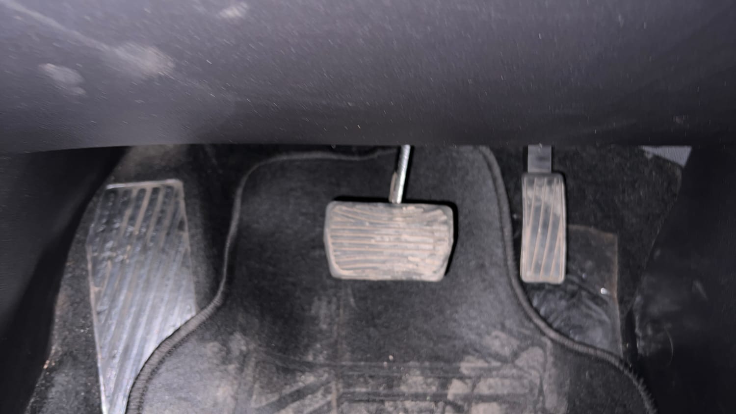 Used 2025 Mahindra XUV700 AX5 Diesel AT 7 STR Diesel Automatic interior PEDALS VIEW