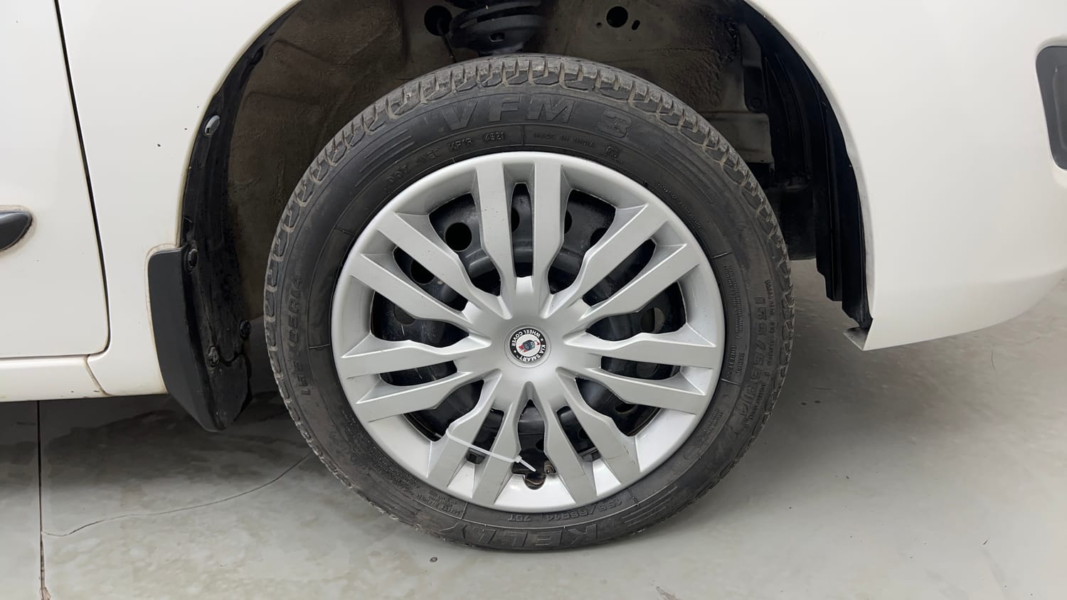 Used 2017 Maruti Suzuki Wagon R 1.0 VXI AMT Petrol Automatic tyres RIGHT FRONT TYRE RIM VIEW