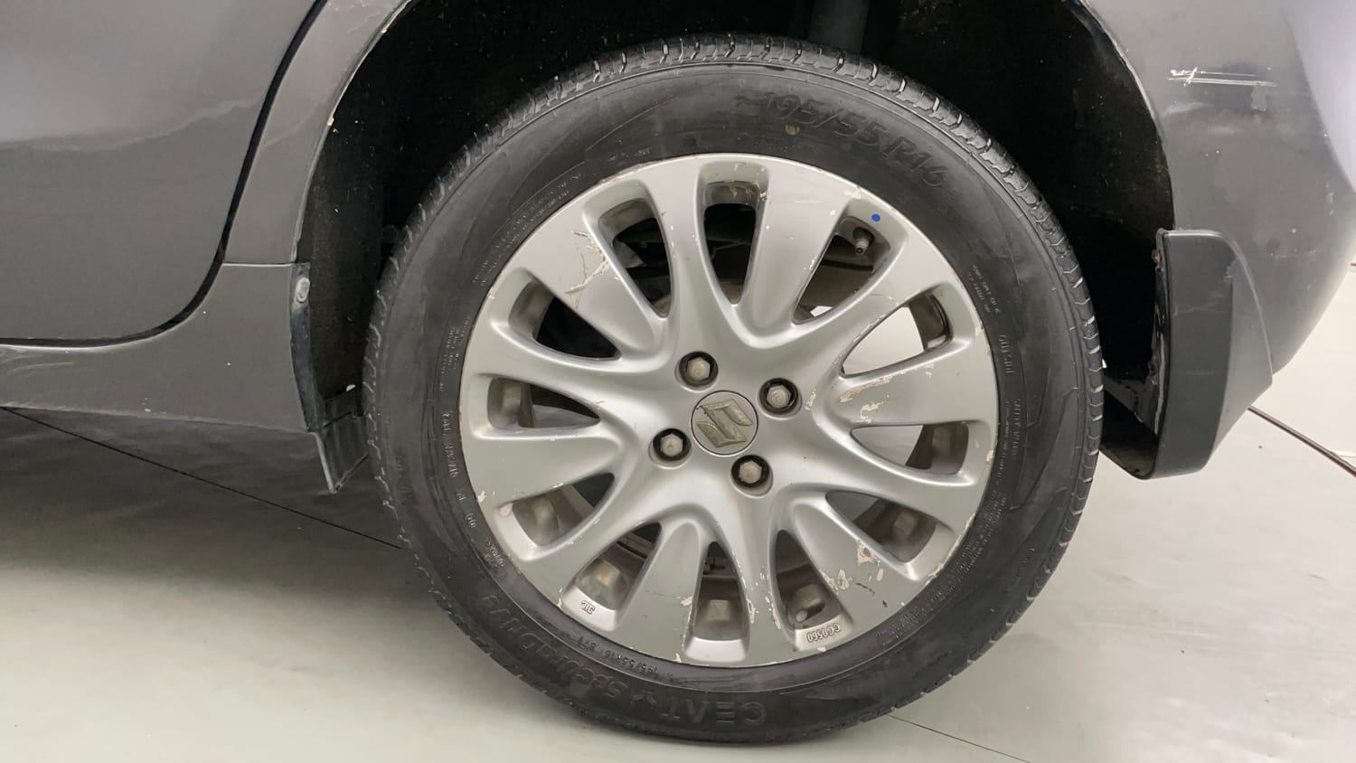 Used 2017 Maruti Suzuki Baleno Alpha 1.2 Petrol Manual tyres LEFT REAR TYRE RIM VIEW