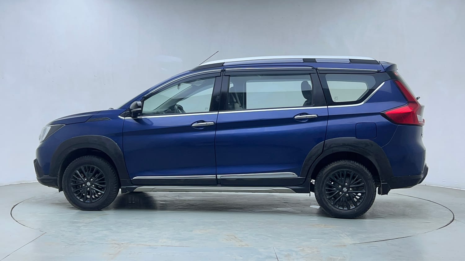 Used 2021 Maruti Suzuki XL6 Alpha AT Petrol Petrol Automatic exterior LEFT SIDE VIEW