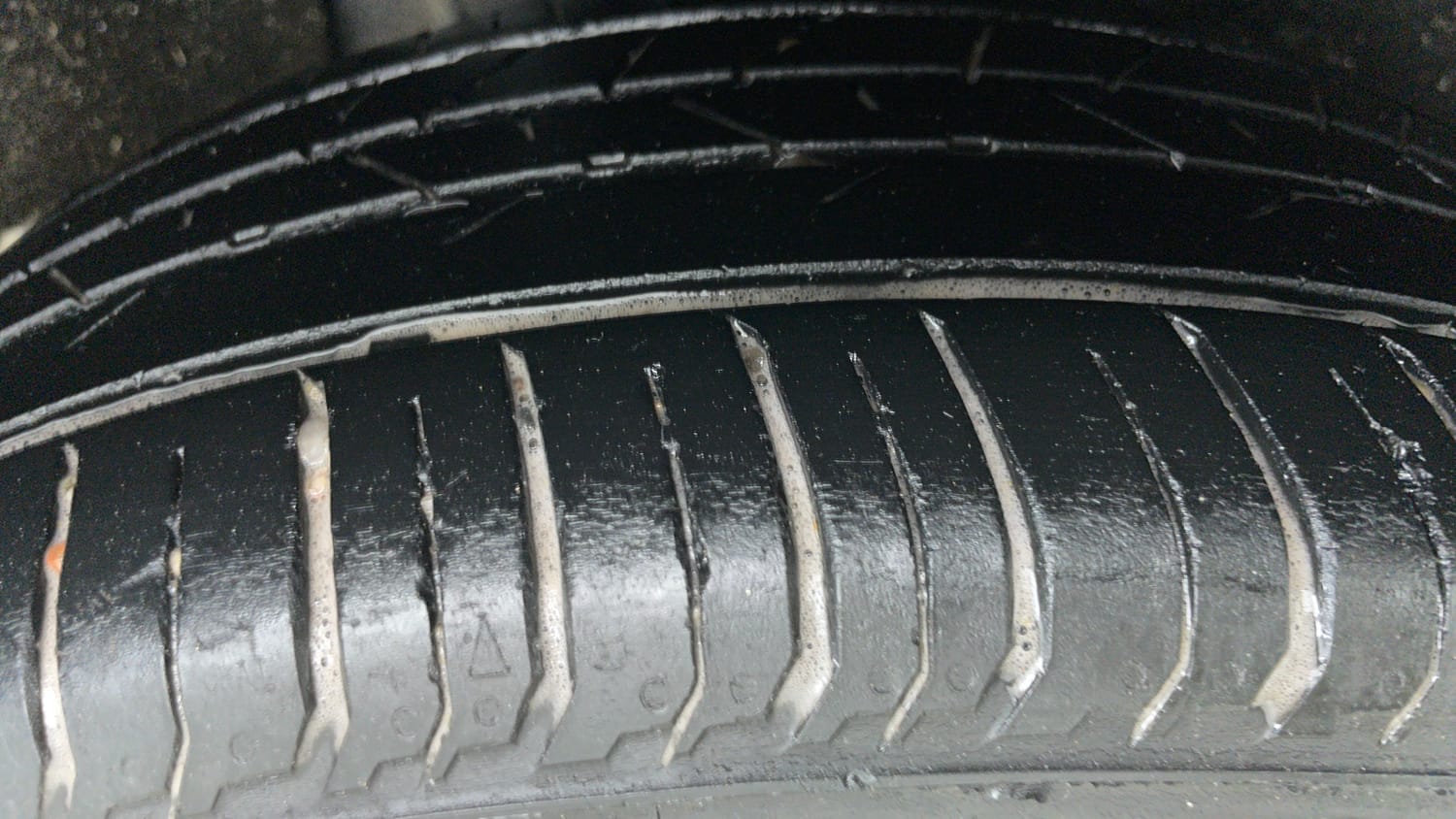 Used 2017 Maruti Suzuki Baleno Alpha 1.2 Petrol Manual tyres RIGHT REAR TYRE TREAD VIEW
