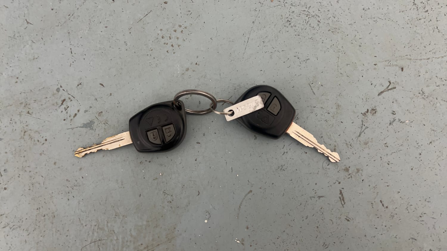 Used 2021 Maruti Suzuki Swift VXi Petrol Manual extra CAR KEY VIEW