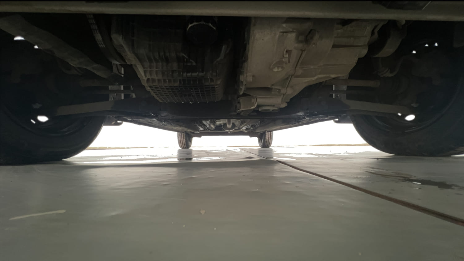 Used 2024 Renault Kwid RXT 1.0L AMT Petrol Automatic extra FRONT LEFT UNDERBODY VIEW